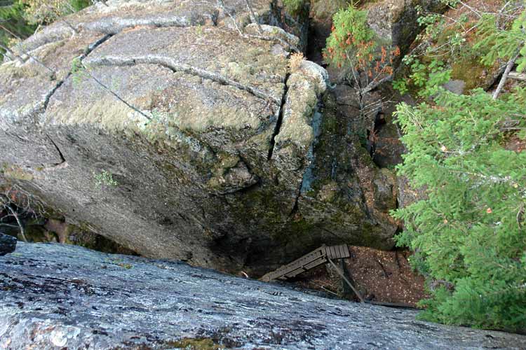 Hiking in Finland - Rapalan Kalliot, along nature trails and wilderness trails.