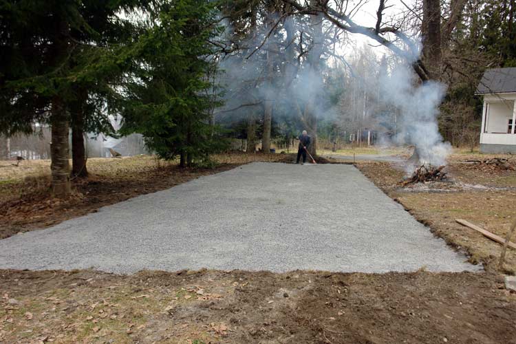 Building a court for playing petanque in Finland.
